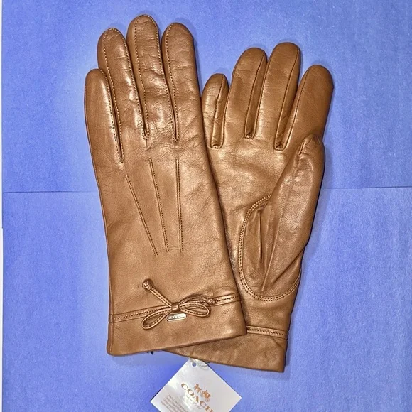 *NWT* COACH Bow Leather Gloves - Picture 2 of 6